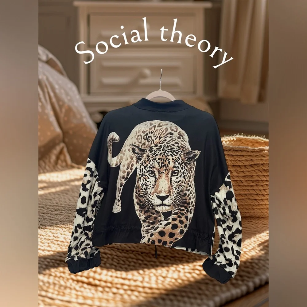 Leopard print bomber jacket Size S/M - Picture 5 of 5